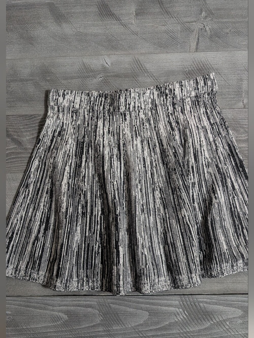 Candie's Black & White Textured Skater Skirt Size Small